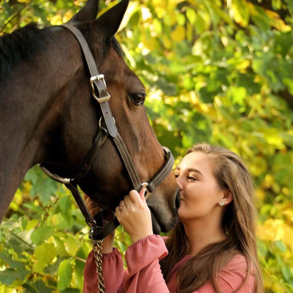 Meet your Posher, Emily